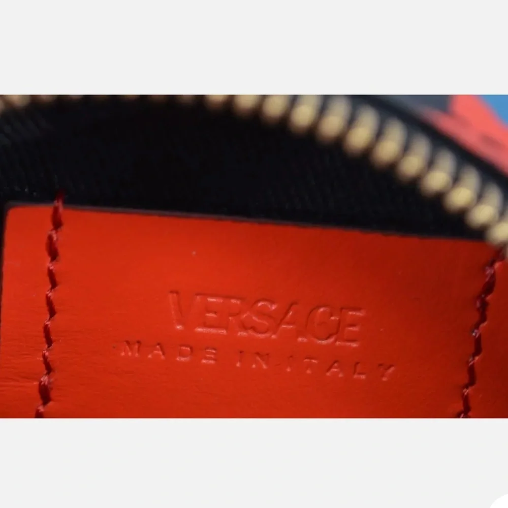 Versace La Greca Round Pouch - Picture 6 of 7